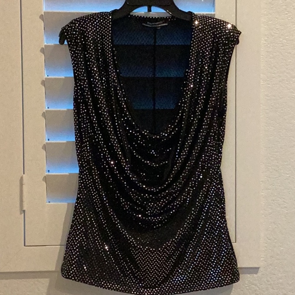 Roommates Sleeveless Holiday top with sequins/sparkles, Size Medium/Large, Good
